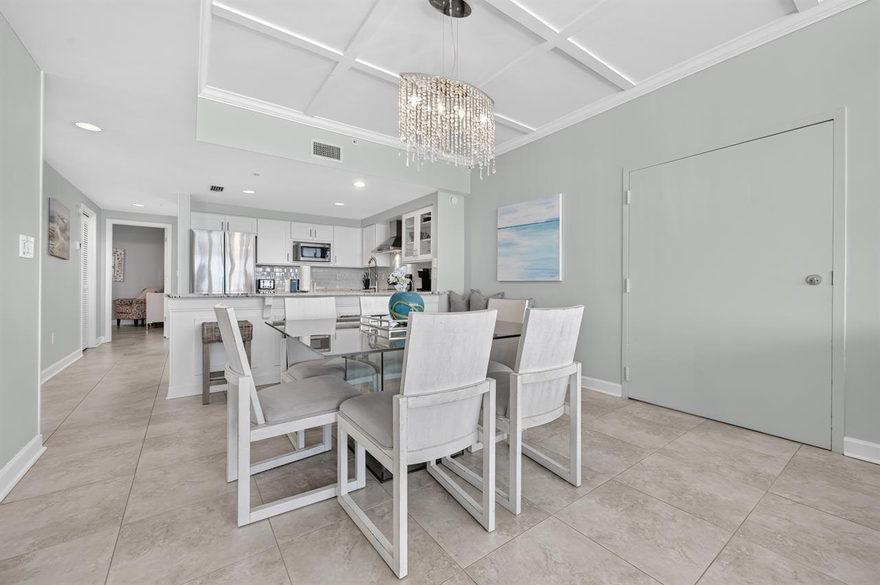 066Dining Area Bside