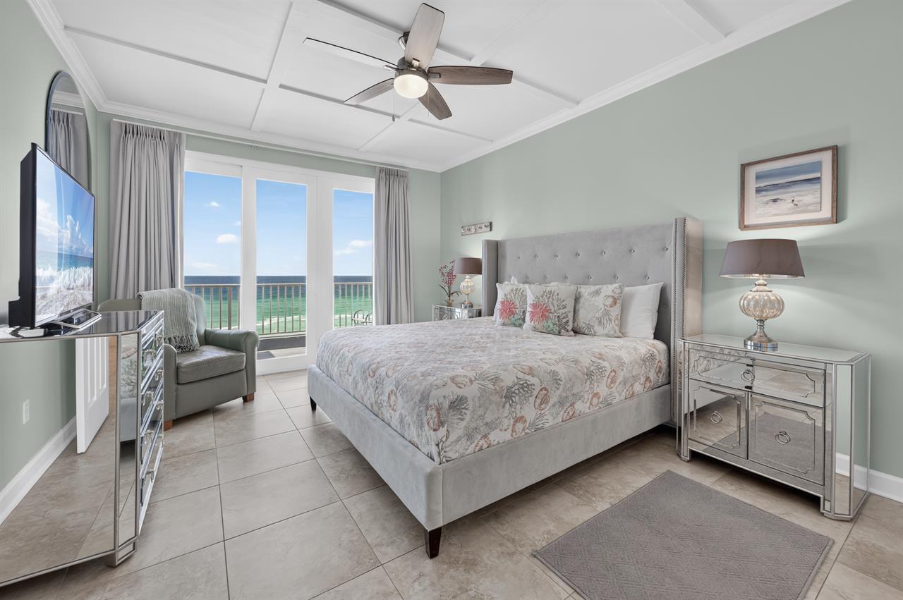 081Master Bedroom Bside