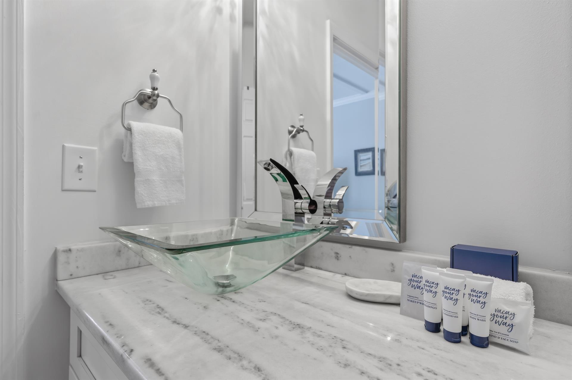 092Master Bathroom Bside