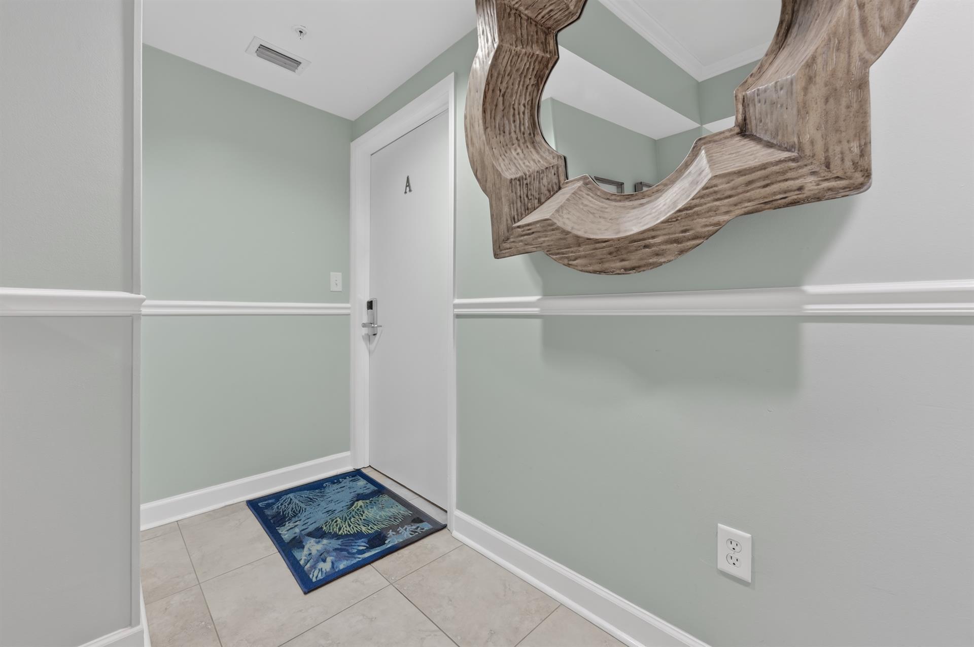 002Foyer ASide
