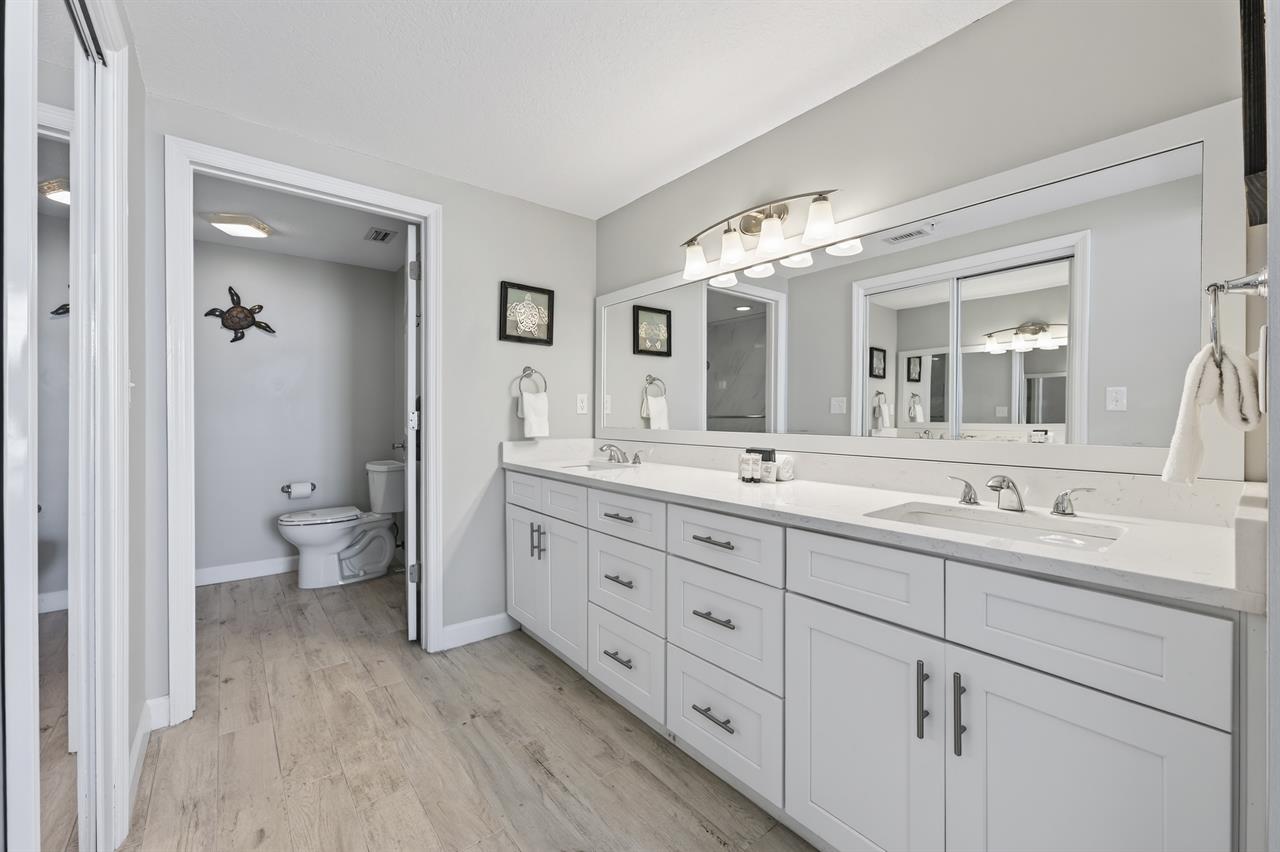 42Master Bathroom