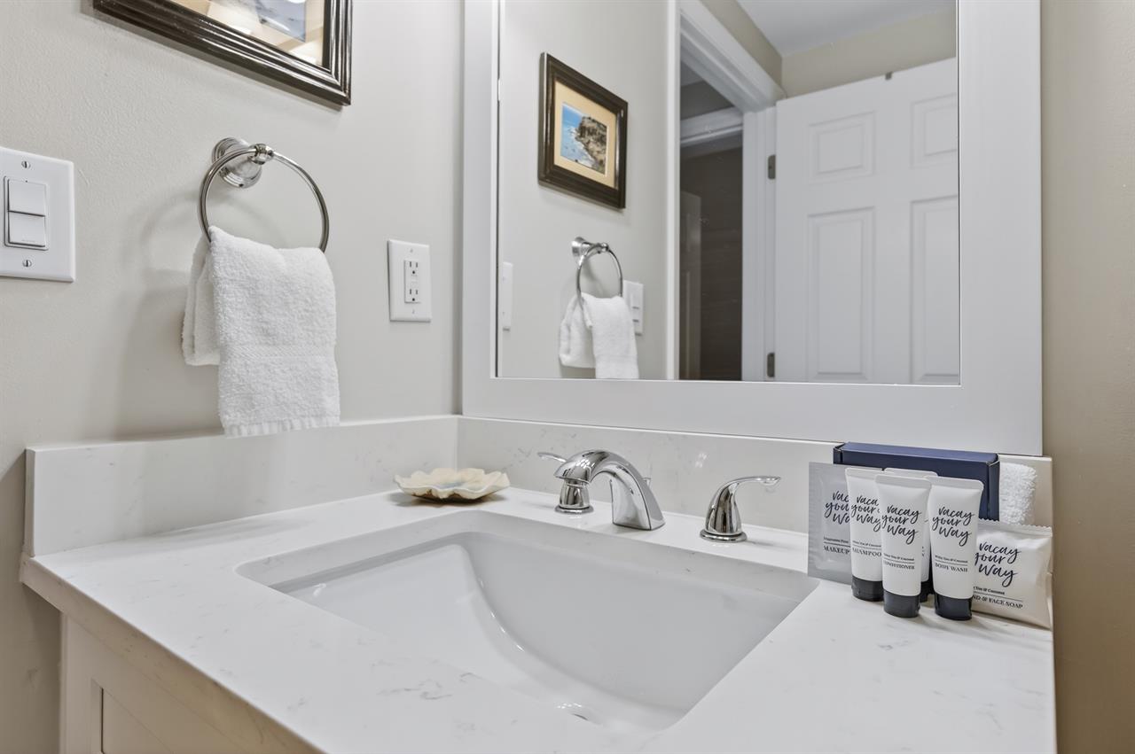 49Guest Bathroom