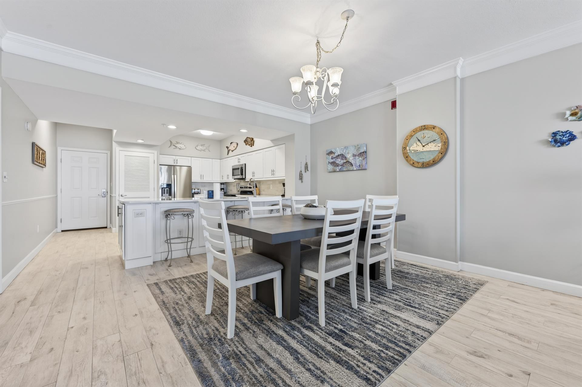 23Dining Area