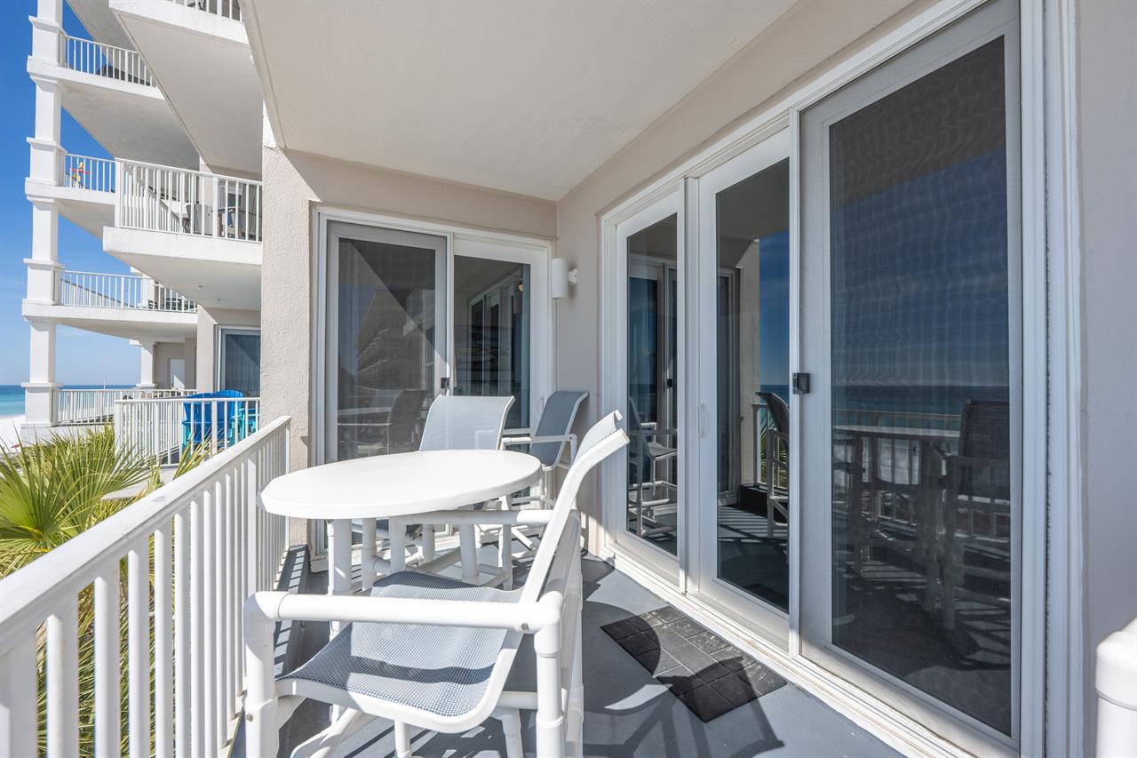 08Balcony
