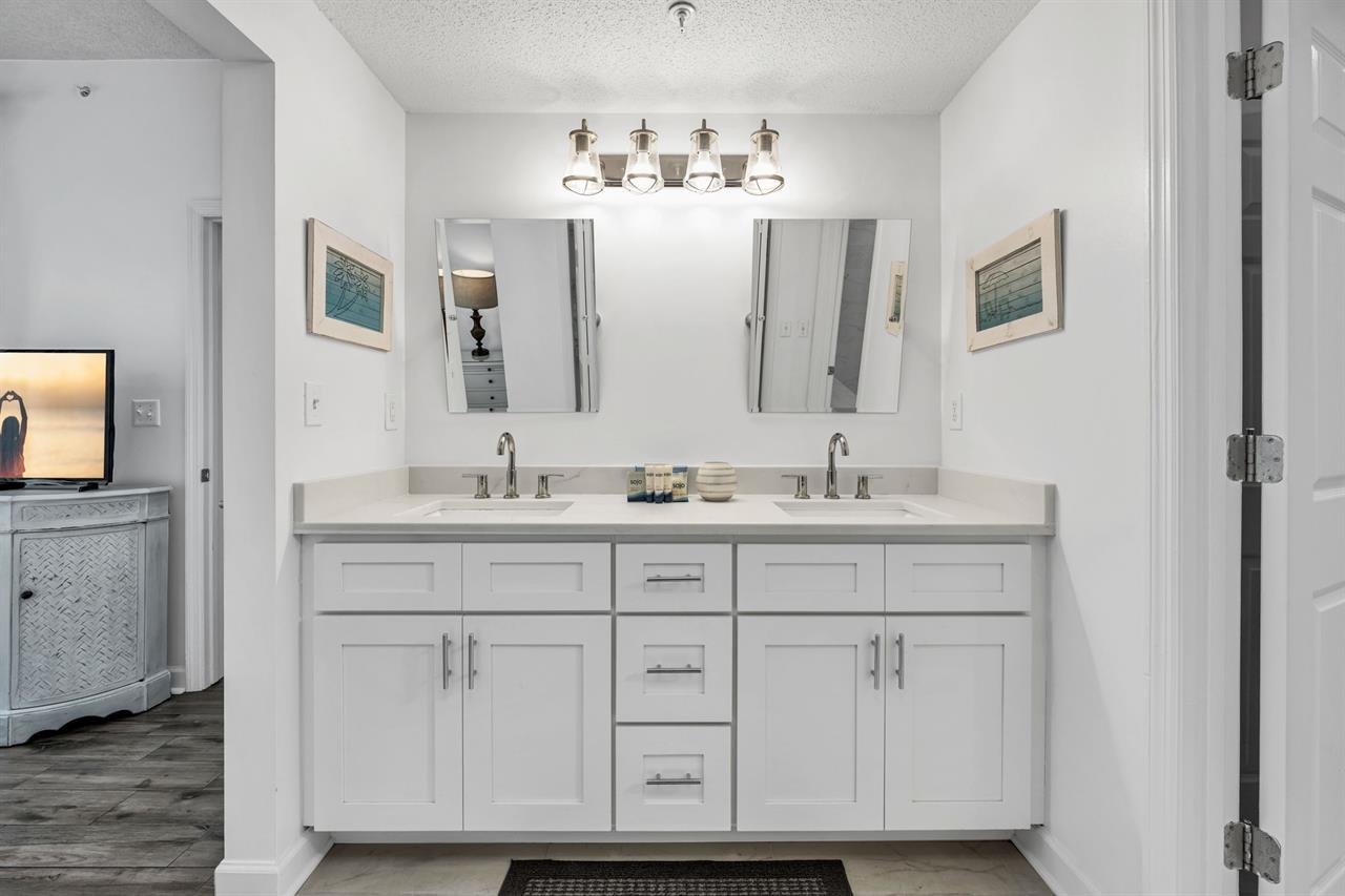 Master Bathroom  B Side