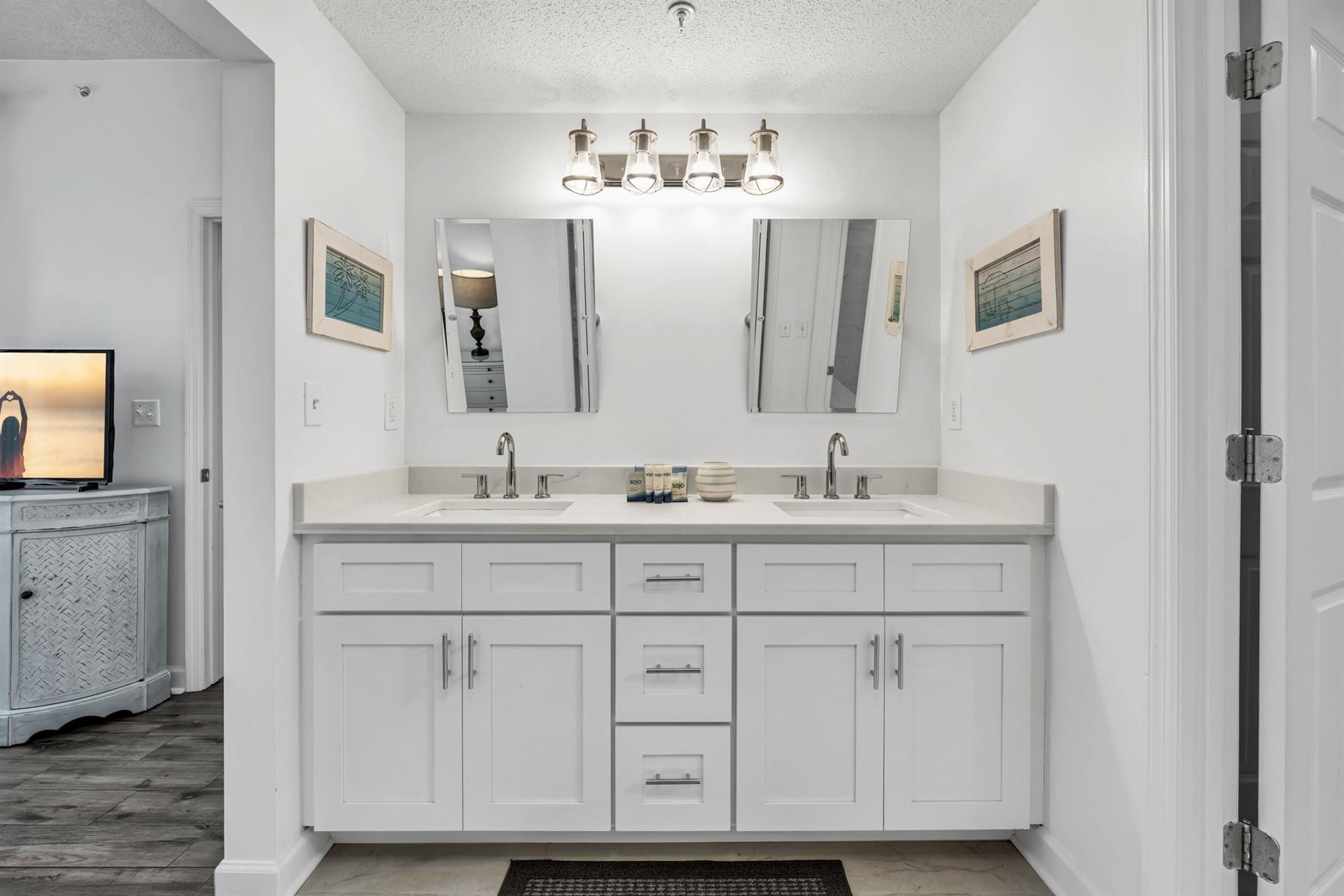 Master Bathroom  B Side