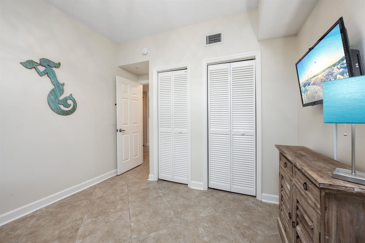 Guest bedroom 2