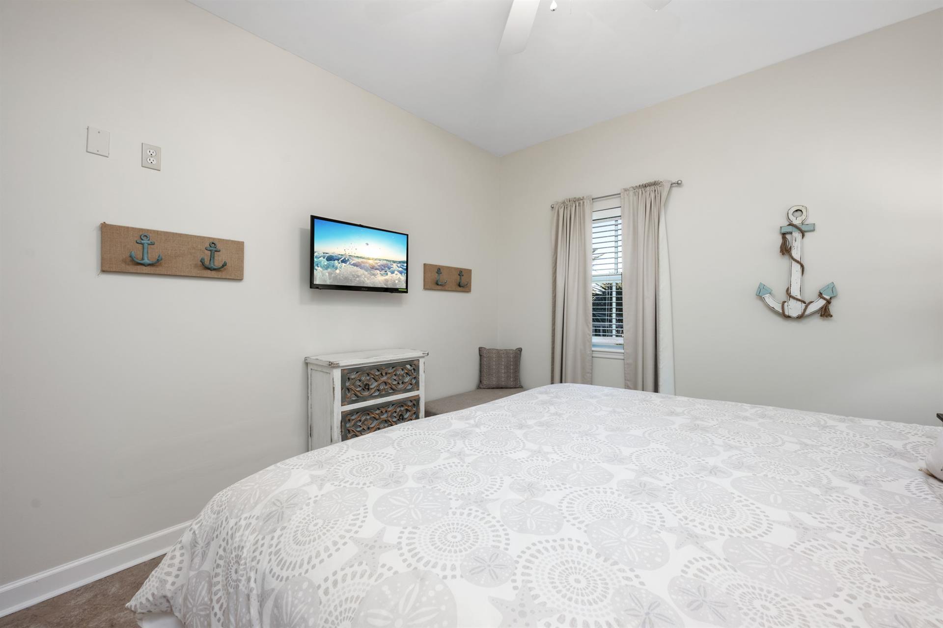 Guest bedroom 1