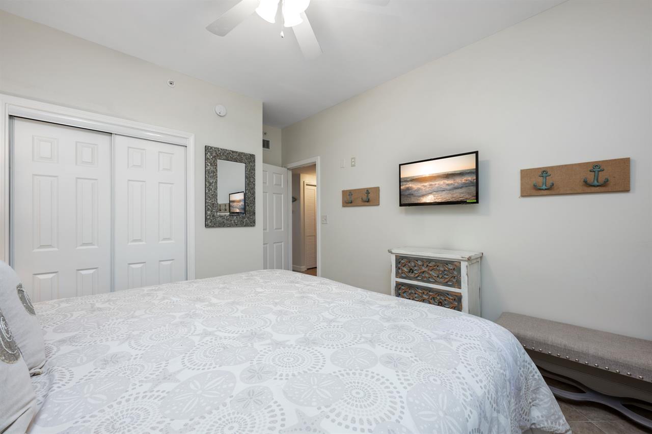 Guest bedroom 1