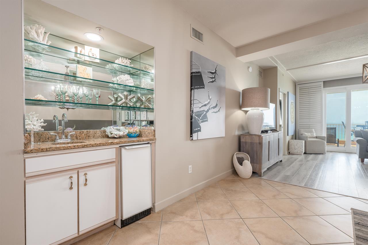 Wet Bar in Dining Area