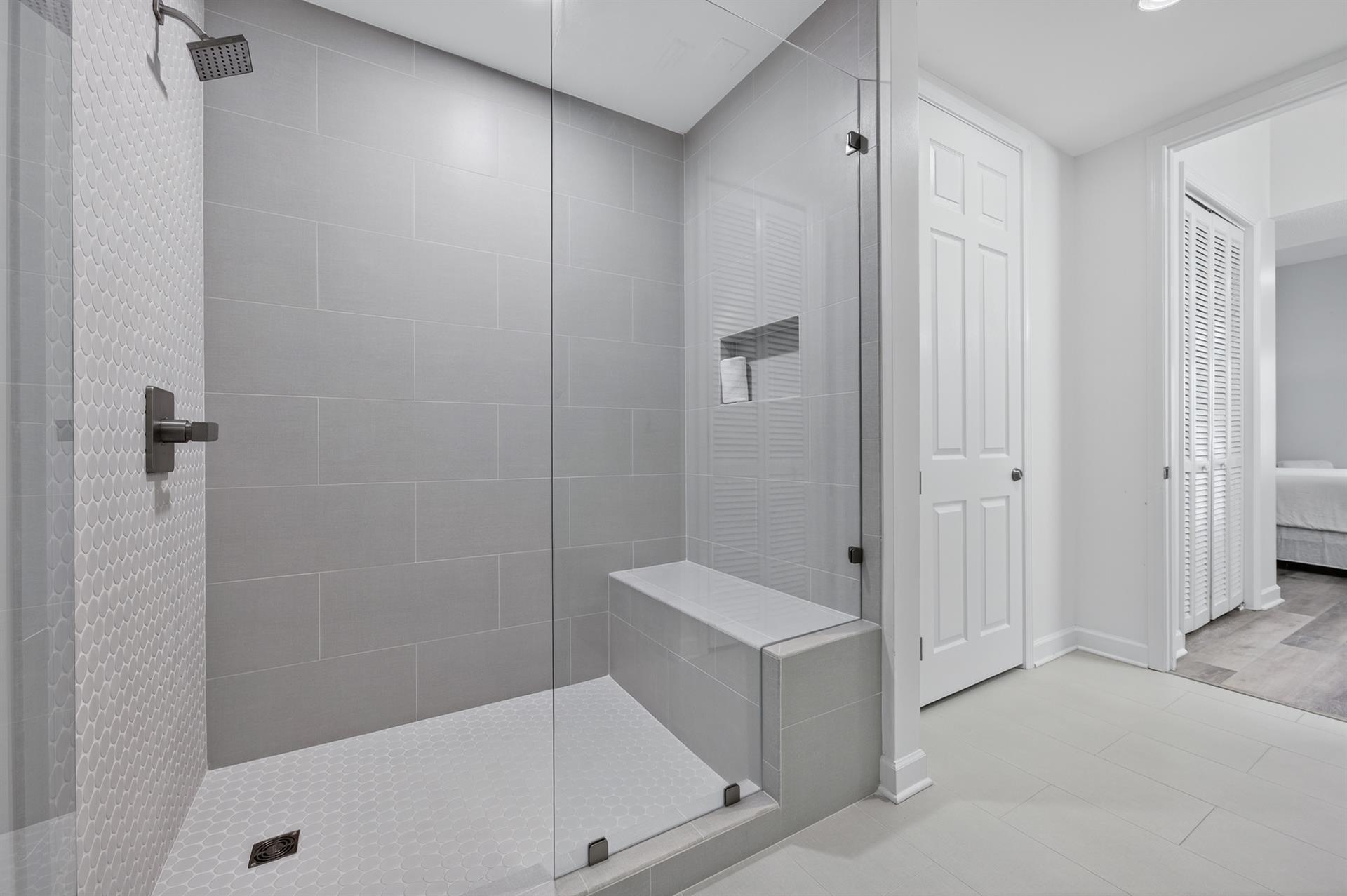 208A  Master Bathroom