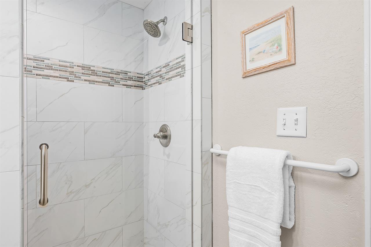 Guest Bathroom 2