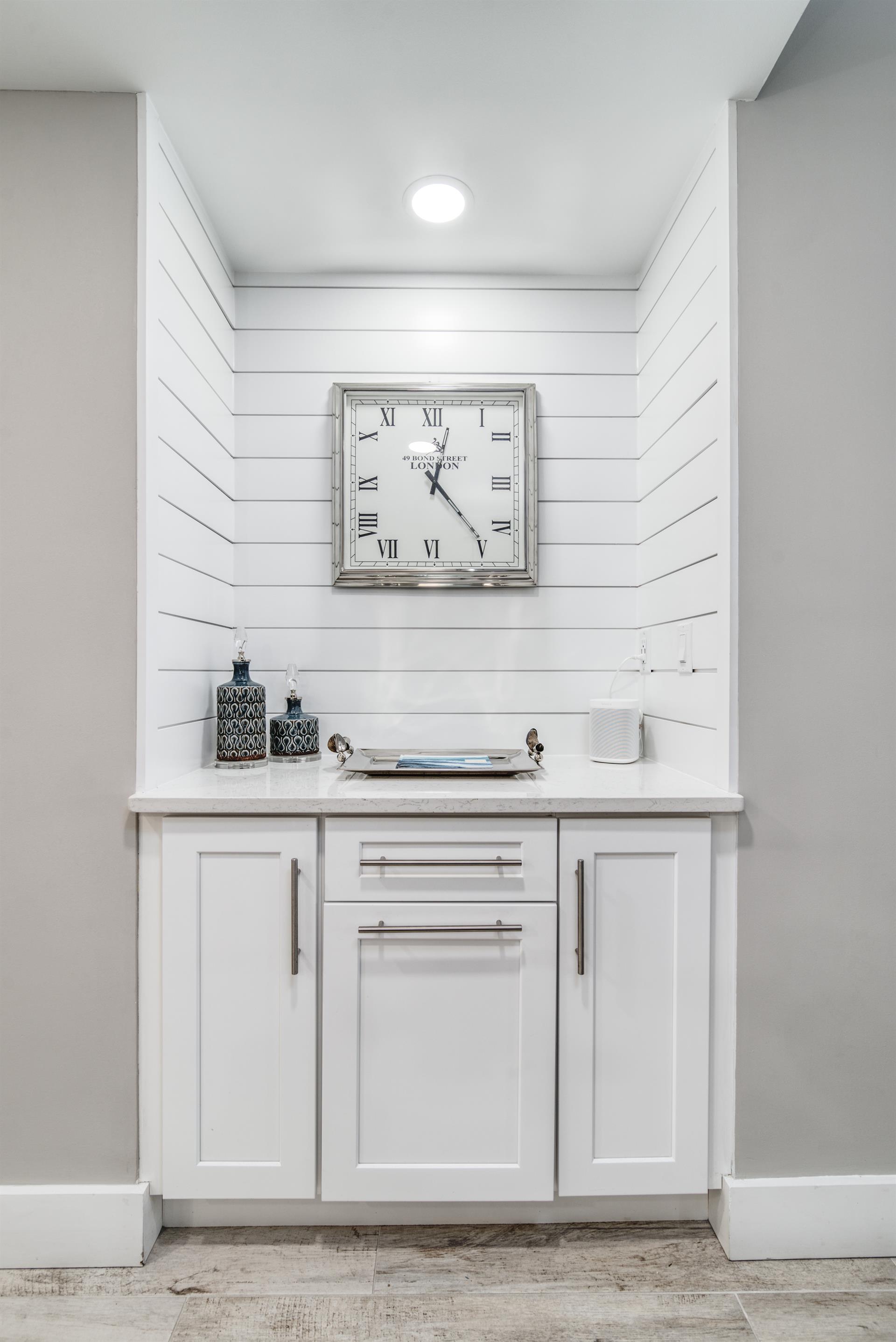 Dry Bar