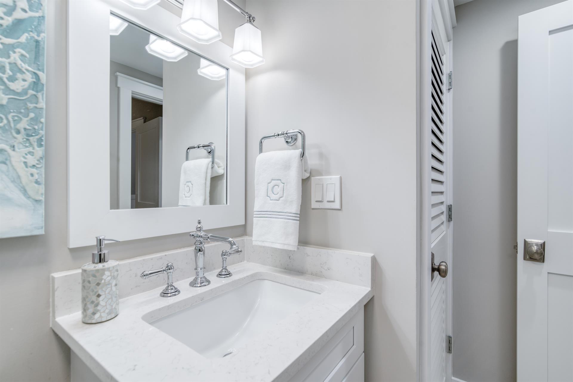 Guest Bathroom 2