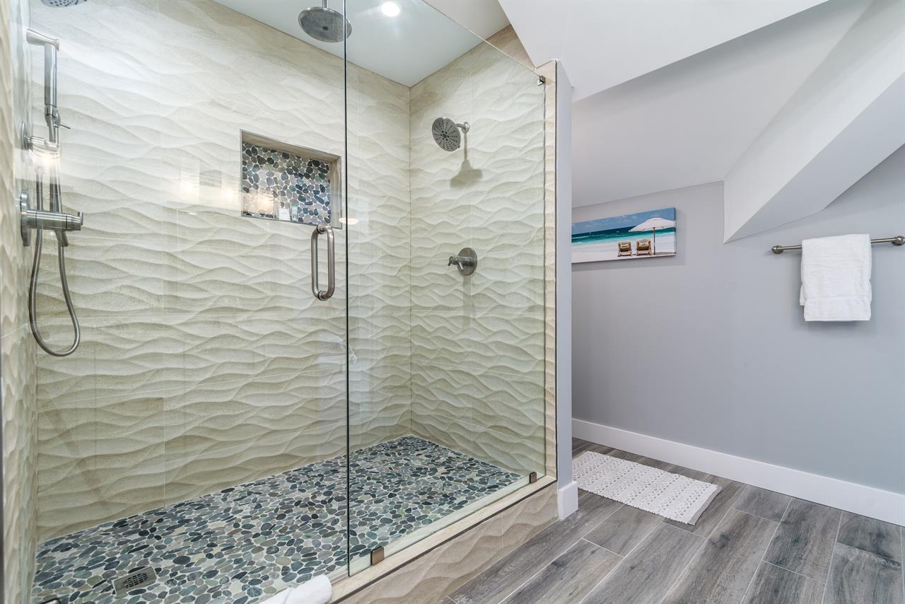 Master Bathroom  2nd Floor
