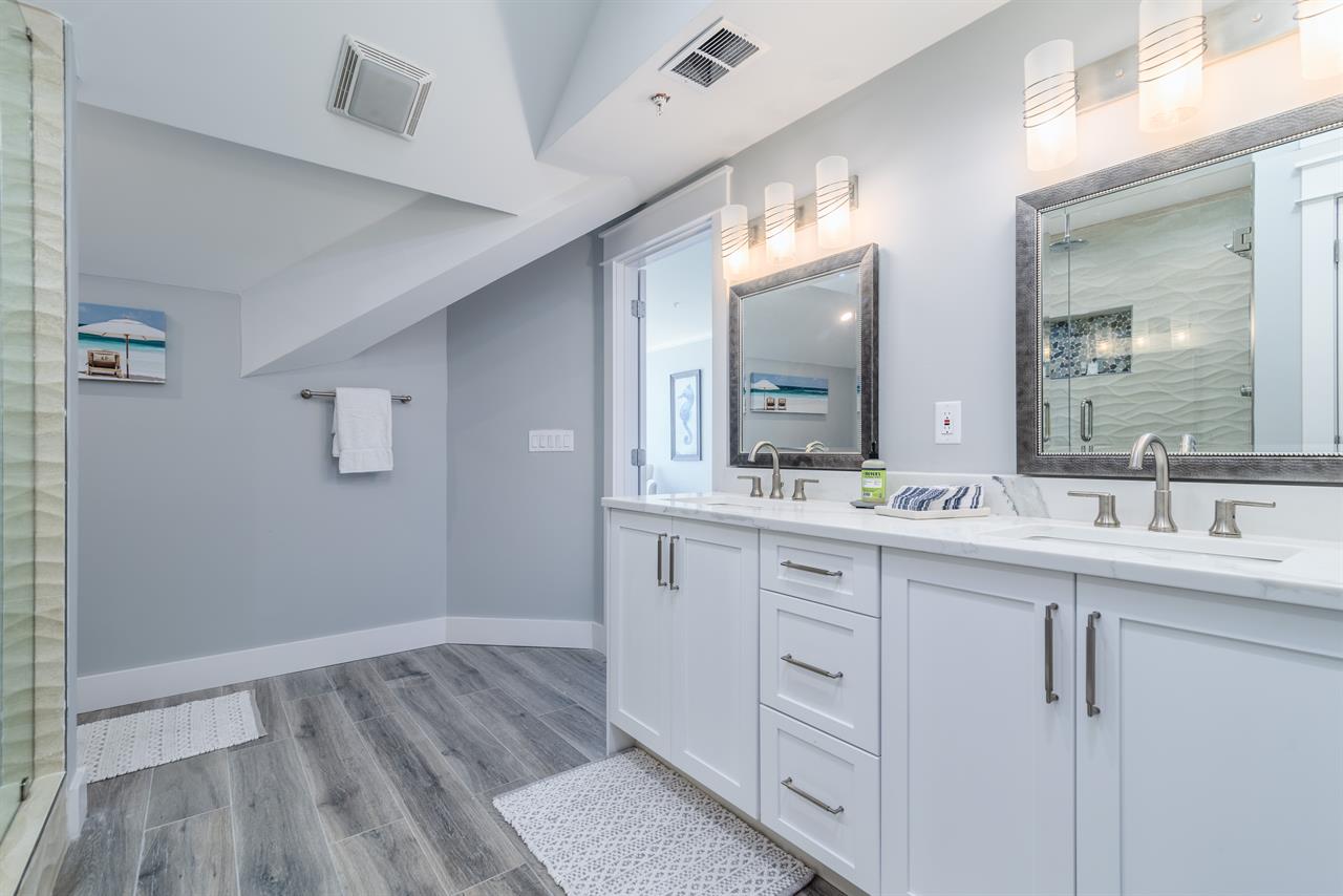 Master Bathroom  2nd Floor