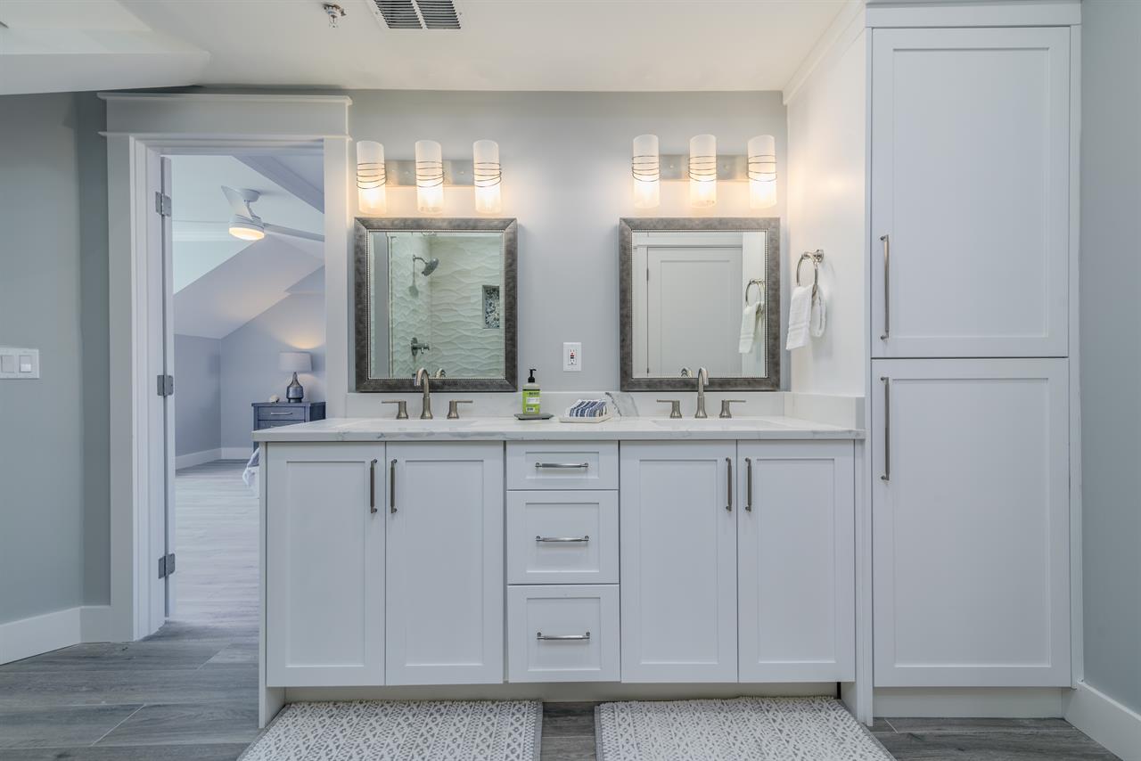 Master Bathroom  2nd Floor