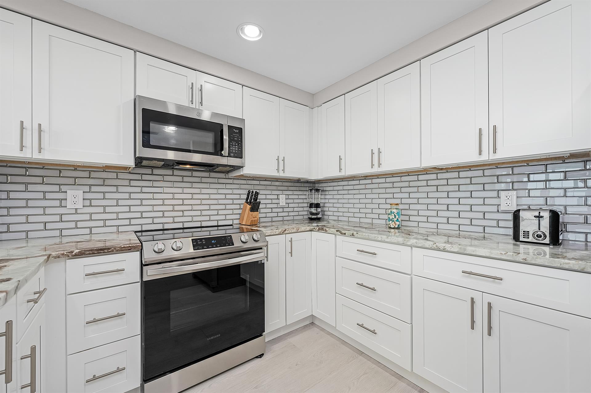 503B  Kitchen