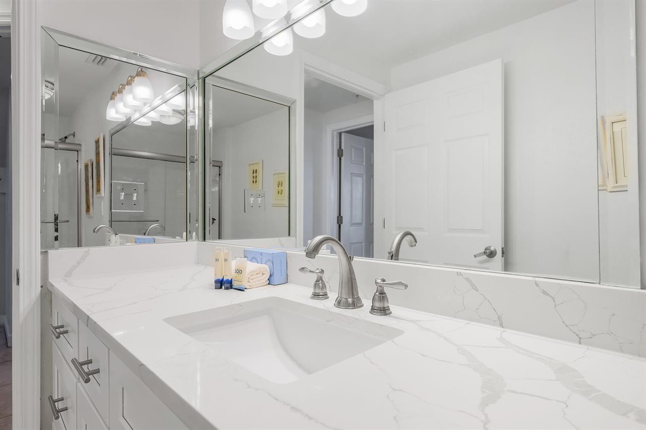 Guest Bathroom  1st floor