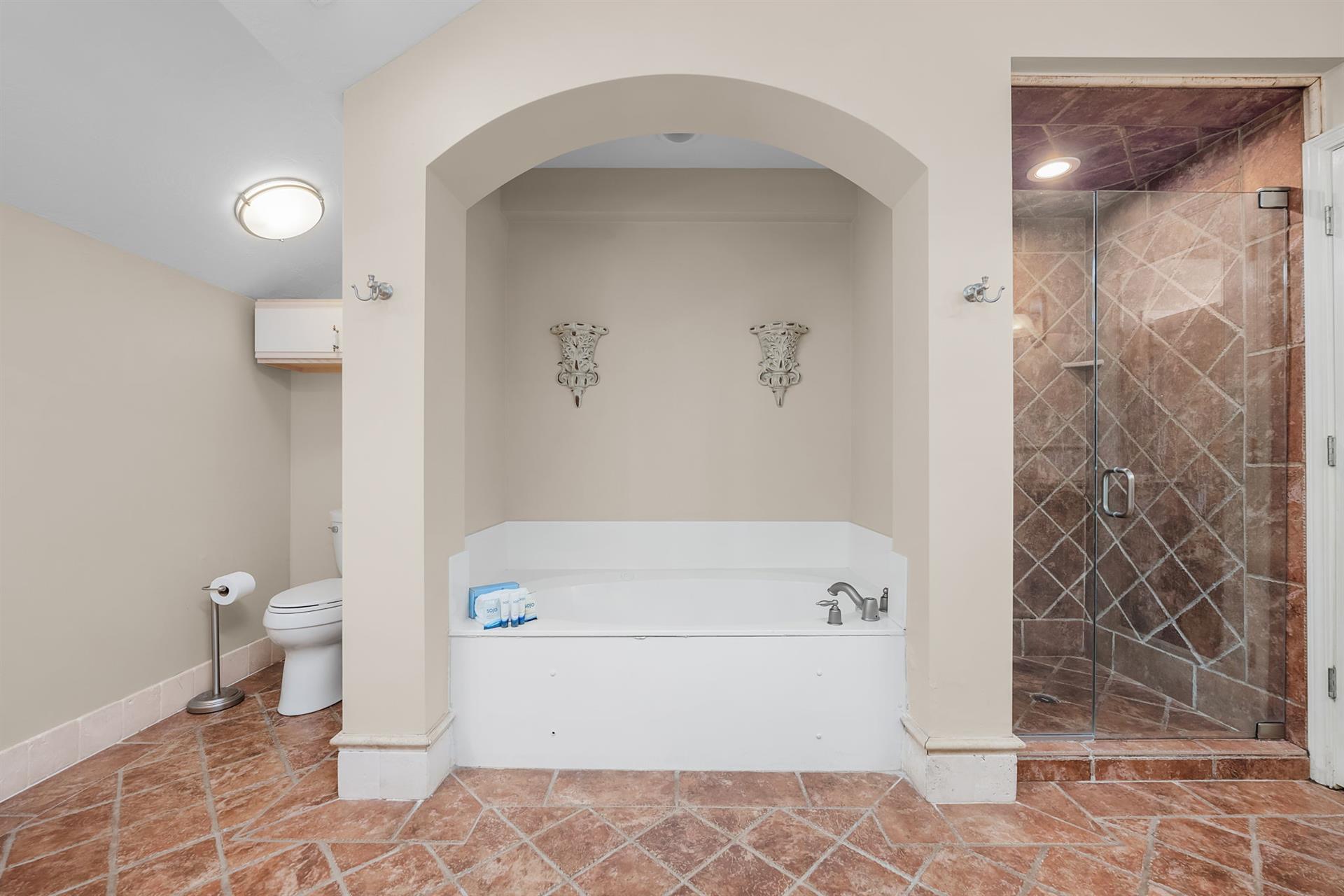 Master Bathroom  2nd floor