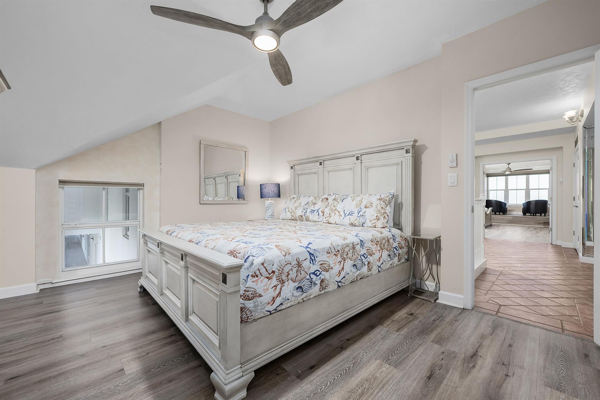 Guest Bedroom  2nd floor