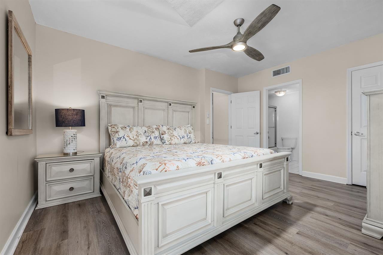 Guest Bedroom  2nd floor