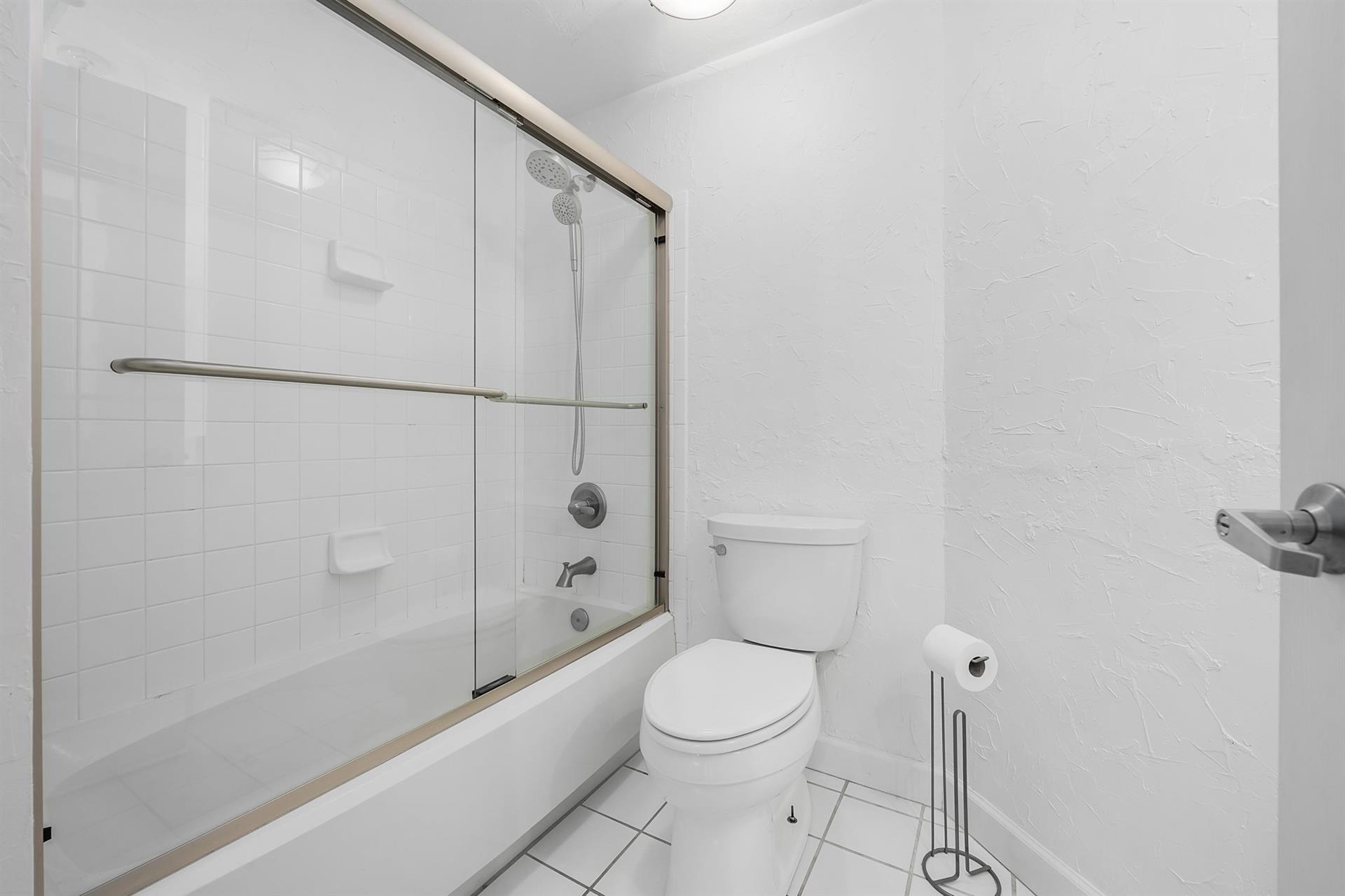 Guest Bathroom  2nd floor