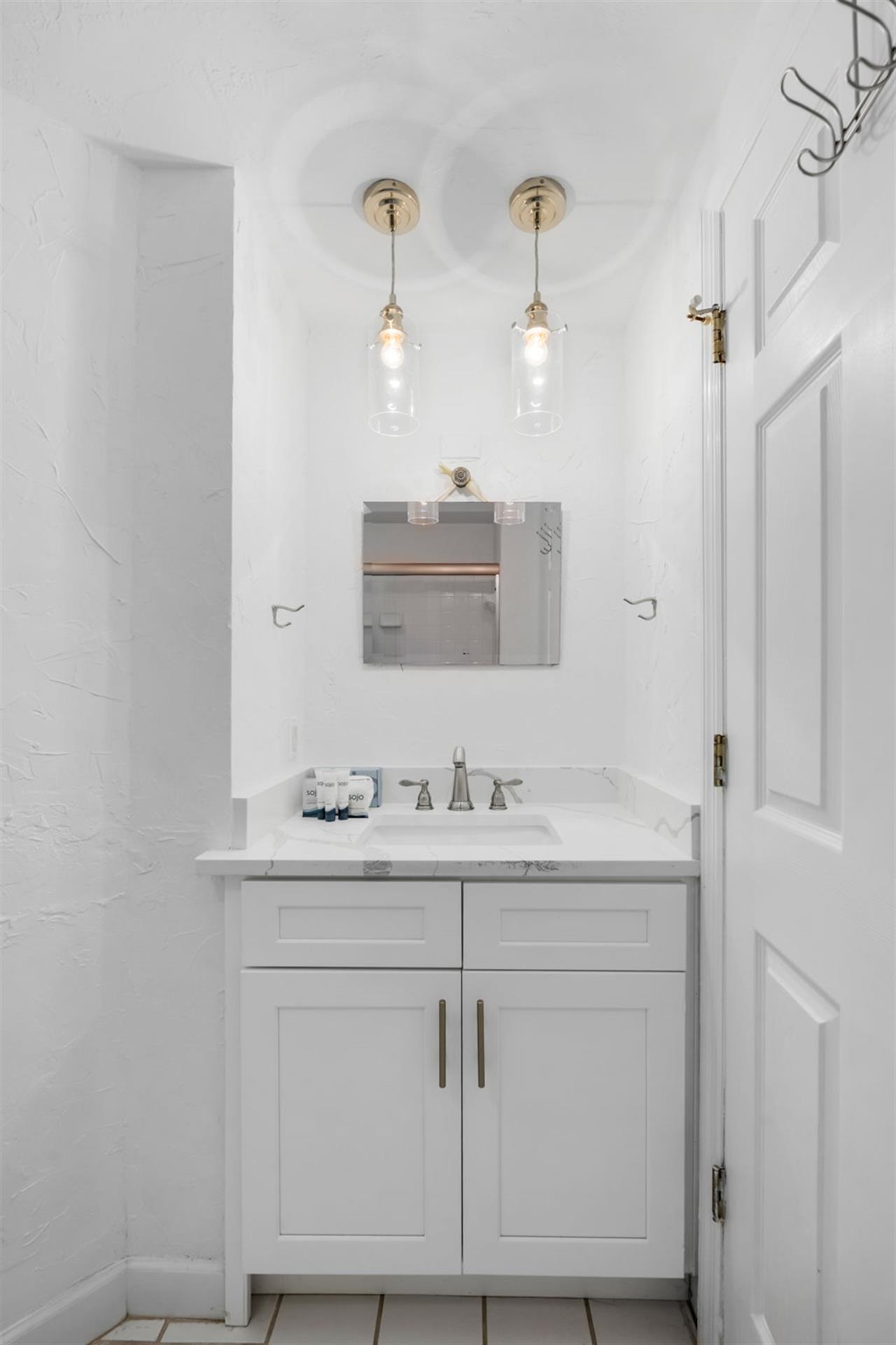 Guest Bathroom  2nd floor