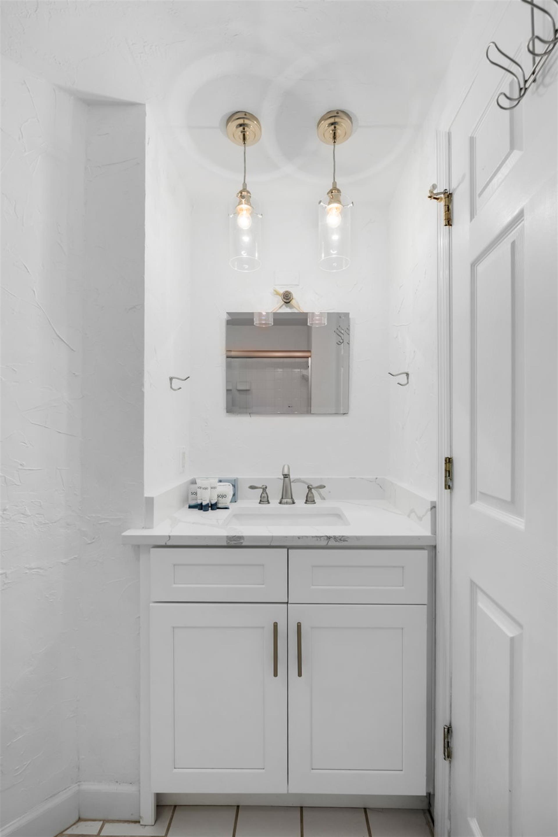 Guest Bathroom  2nd floor