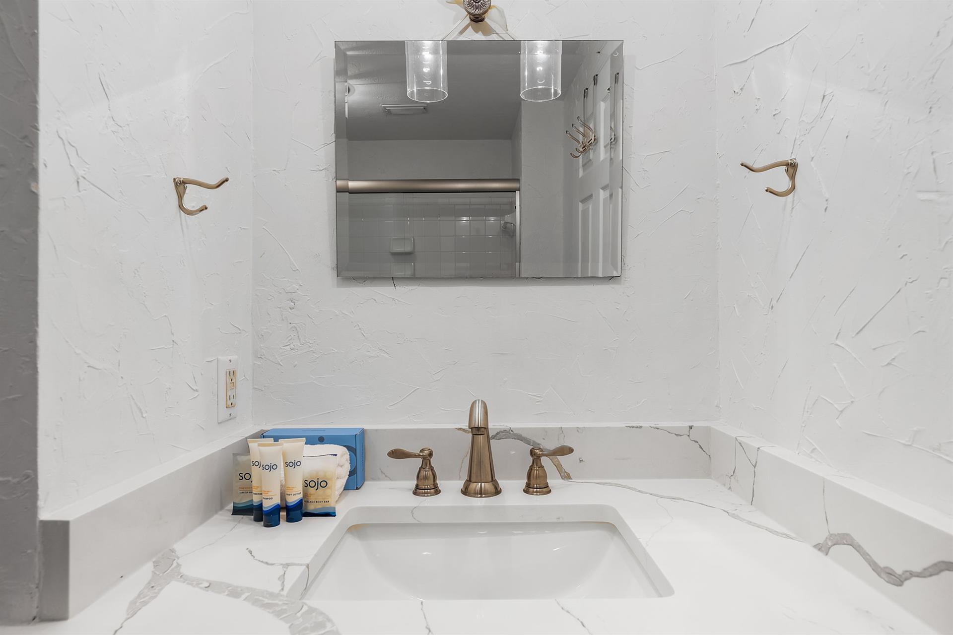 Guest Bathroom  2nd floor