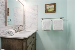 64 Cross Creek RdUnit 8LoRes45