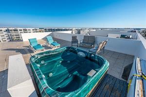 Sun Deck Hot Tub