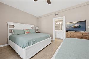 Guest Bedroom with En Suite