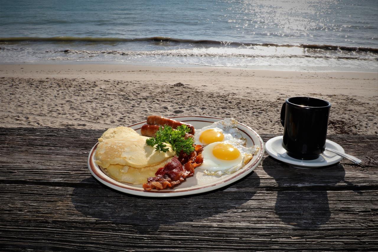 Breakfast on Beach