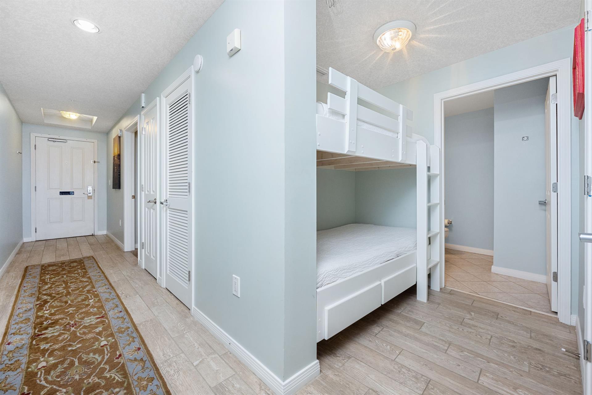 1515 Miracle Strip Pkwy SE G613FWB27