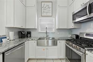 4499 Ocean View DrDestin69