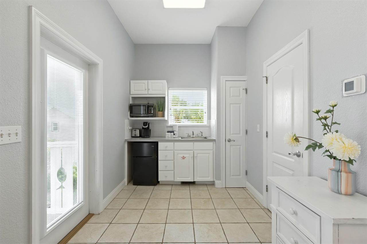 4499 Ocean View DrDestin52