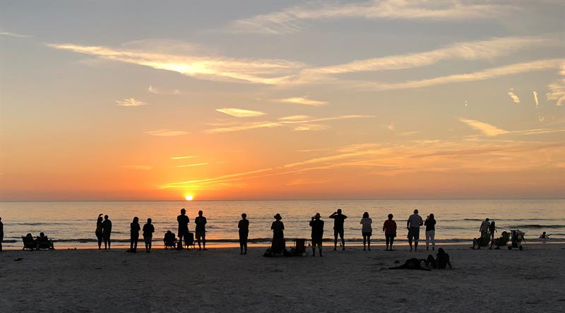 950355 117577 Large Group Vacation M