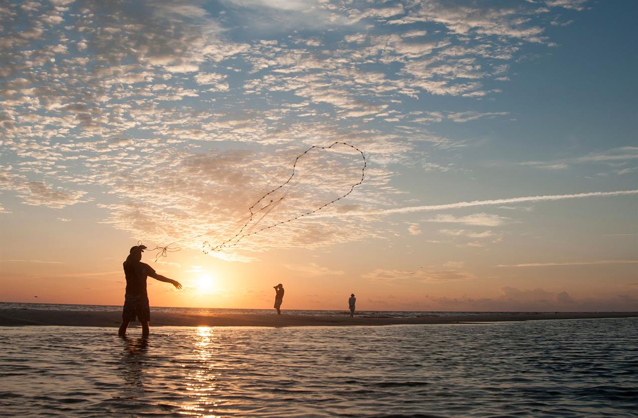 30076 Man Fishing At Beach Shore B