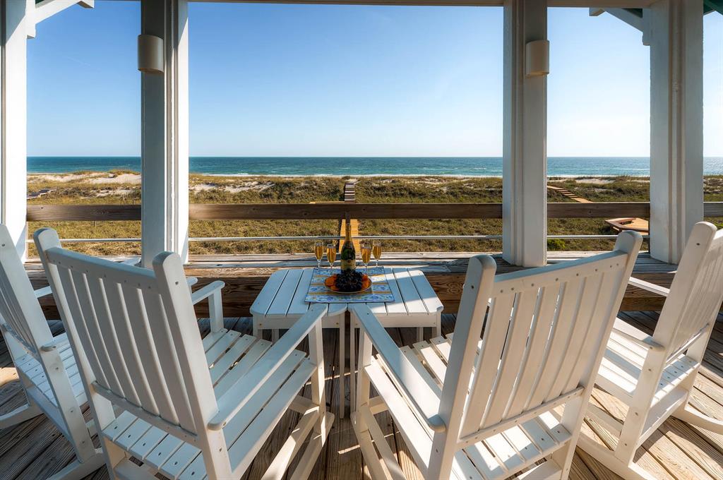 Sandbagger balcony