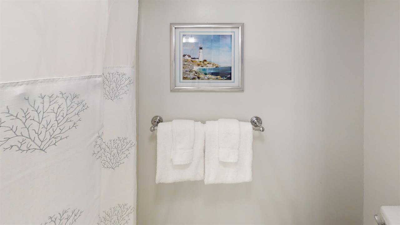 Jetty-East-Condominium-Resort-Unit-514A-Bathroom(2)