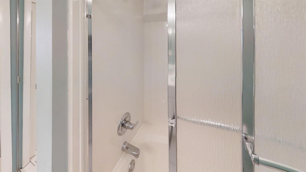 408A-Bathroom(2)
