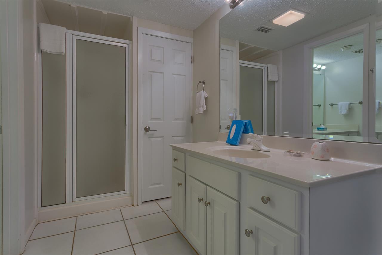 421C Bathroom with shower  2017