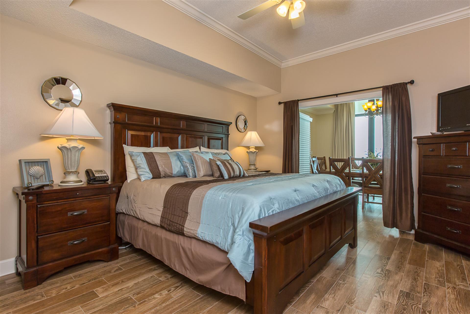 Master bedroom King bed