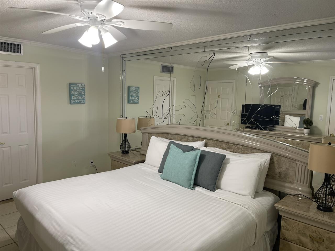 HSRC 214 Bedroom with King Bed