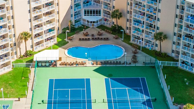 105983 Beachside Pool M