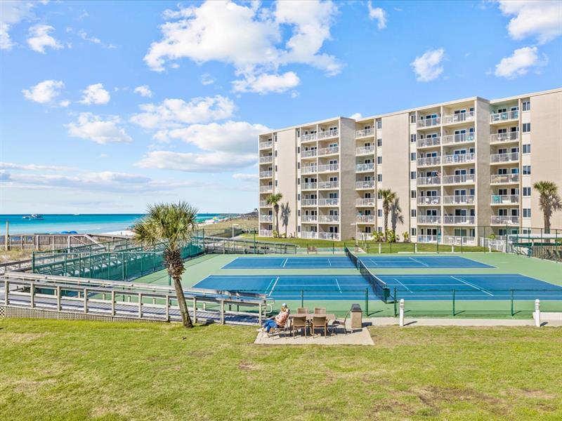 105985 Tennis Courts M