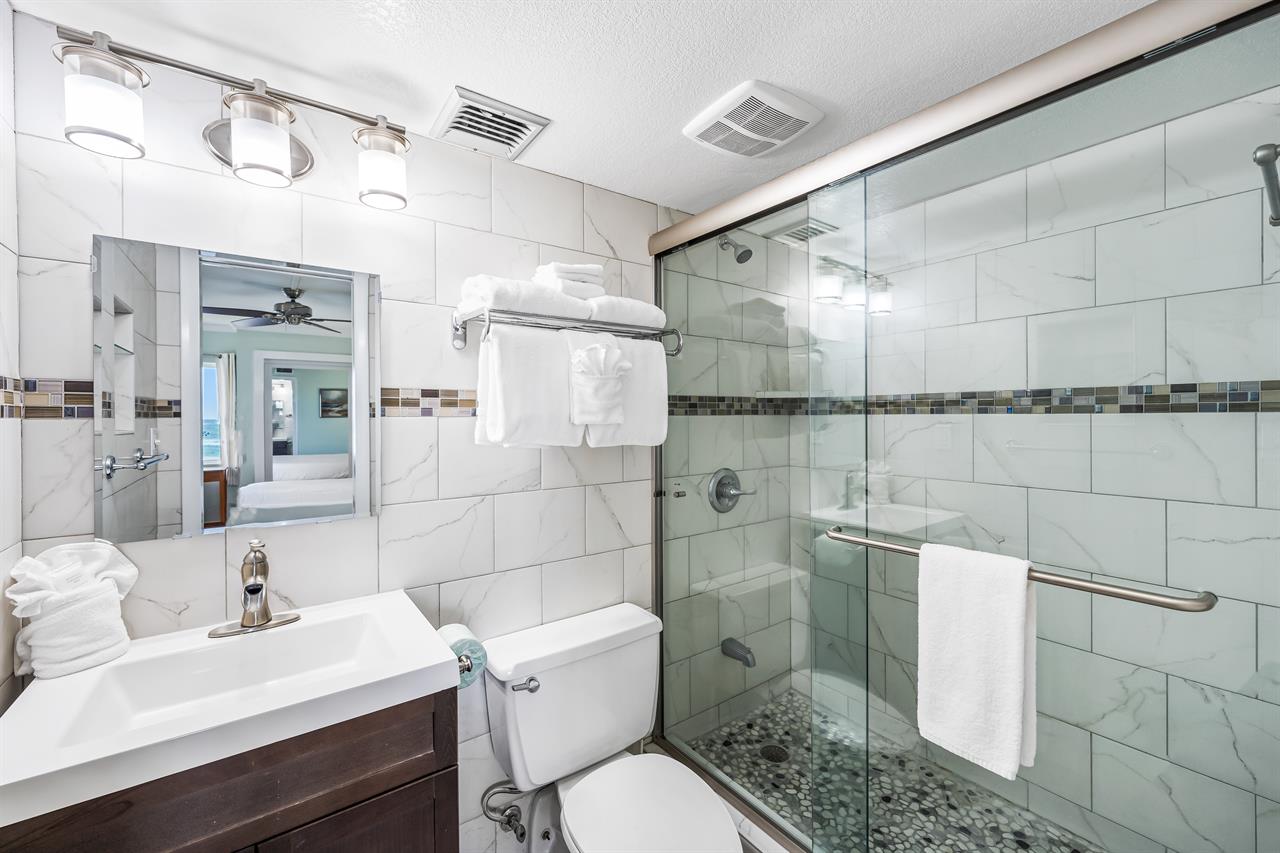 HSRC 320 Master Bathroom With WalkIn Shower