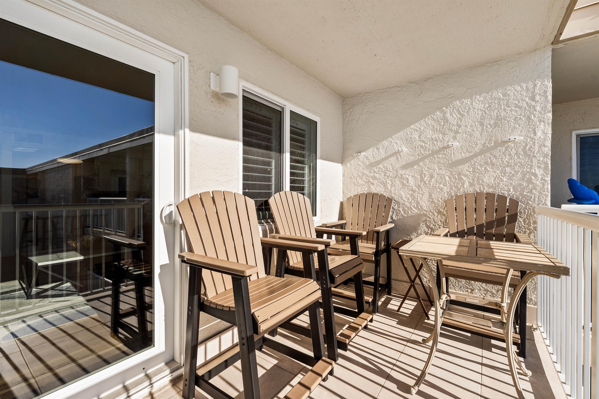 HSRC 712 Private Balcony