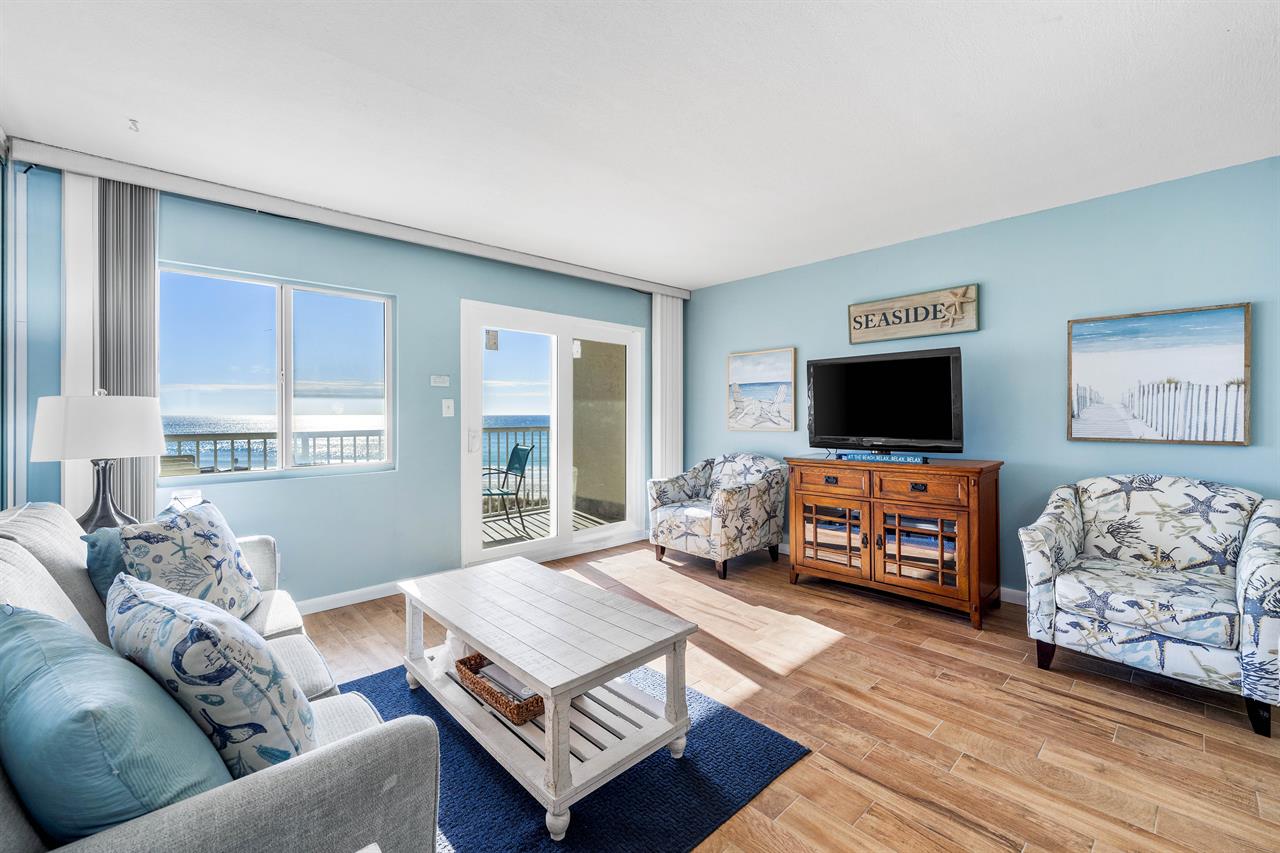 HSRC 303 Living Area With Gulf View